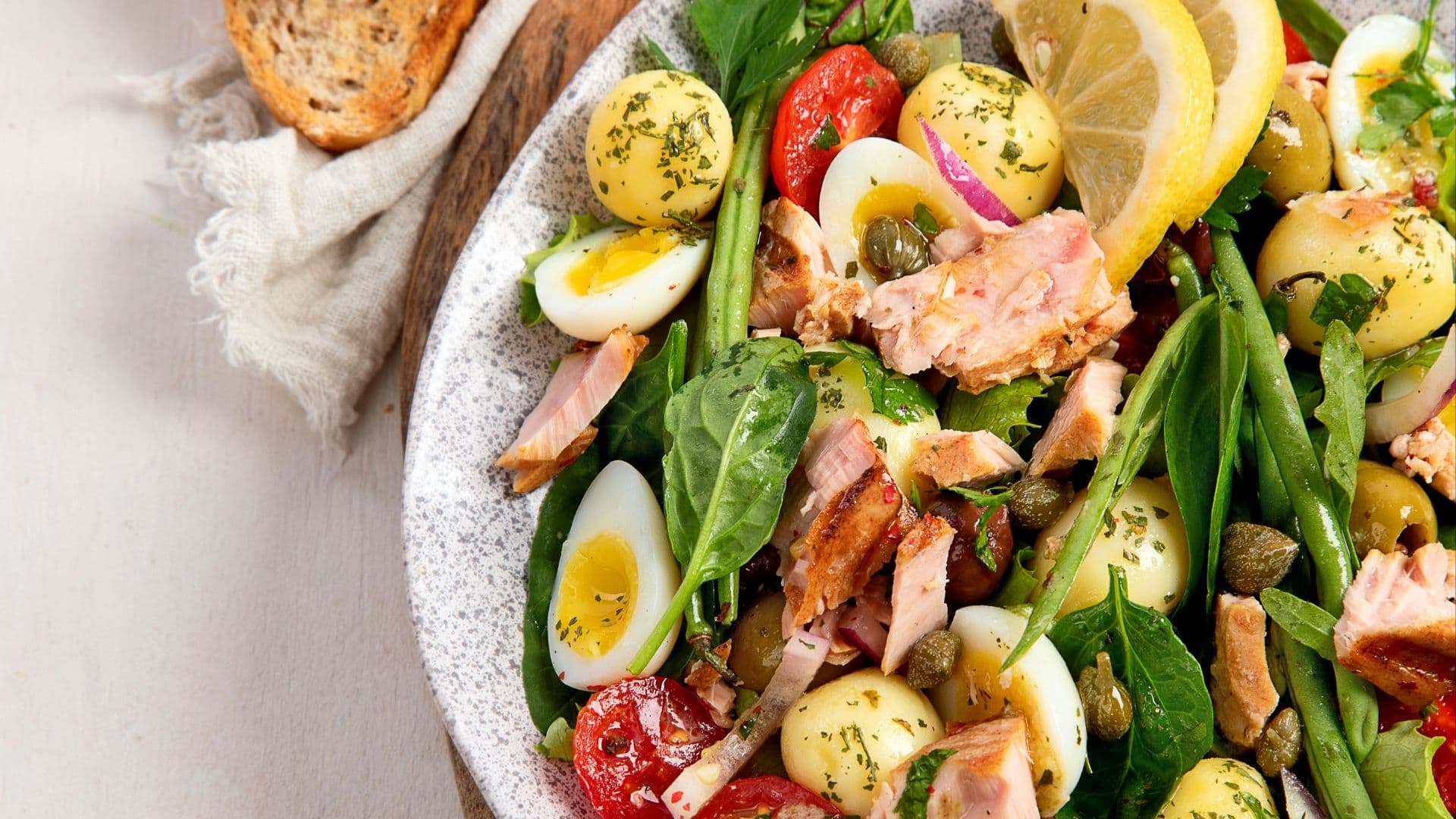 Nicoise Salad (Nisuaz Salatası)