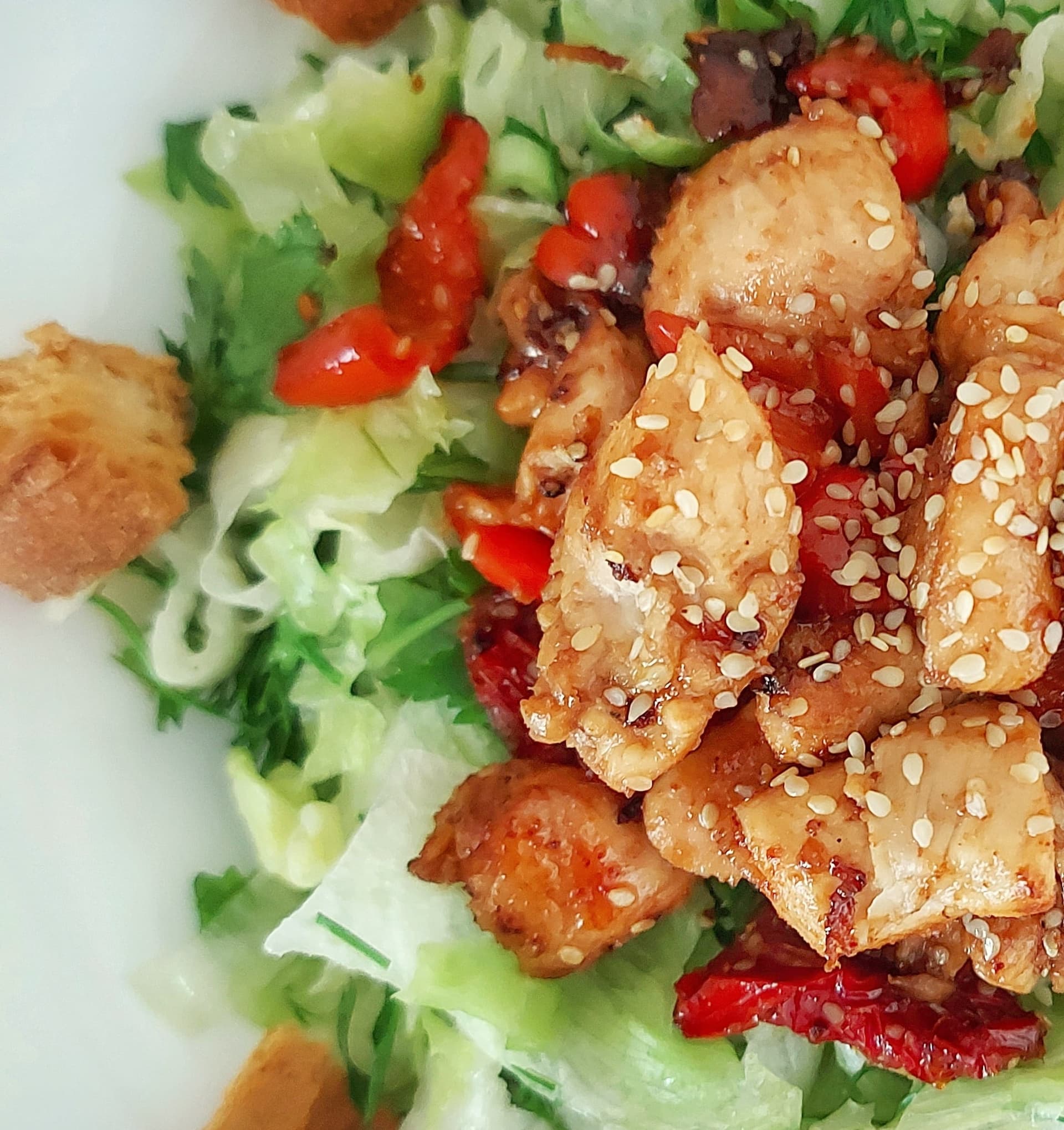 Nar Ekşili Tavuklu Salata