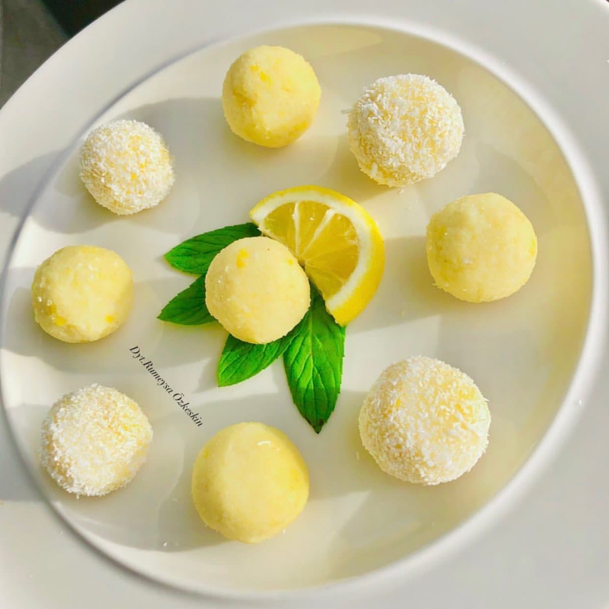 Limonlu İrmik Topları