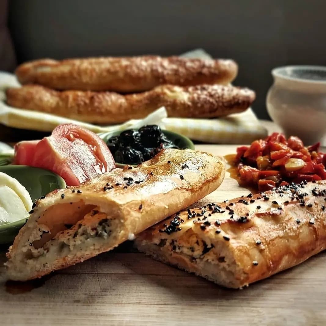 Peynirli Kapalı Pide