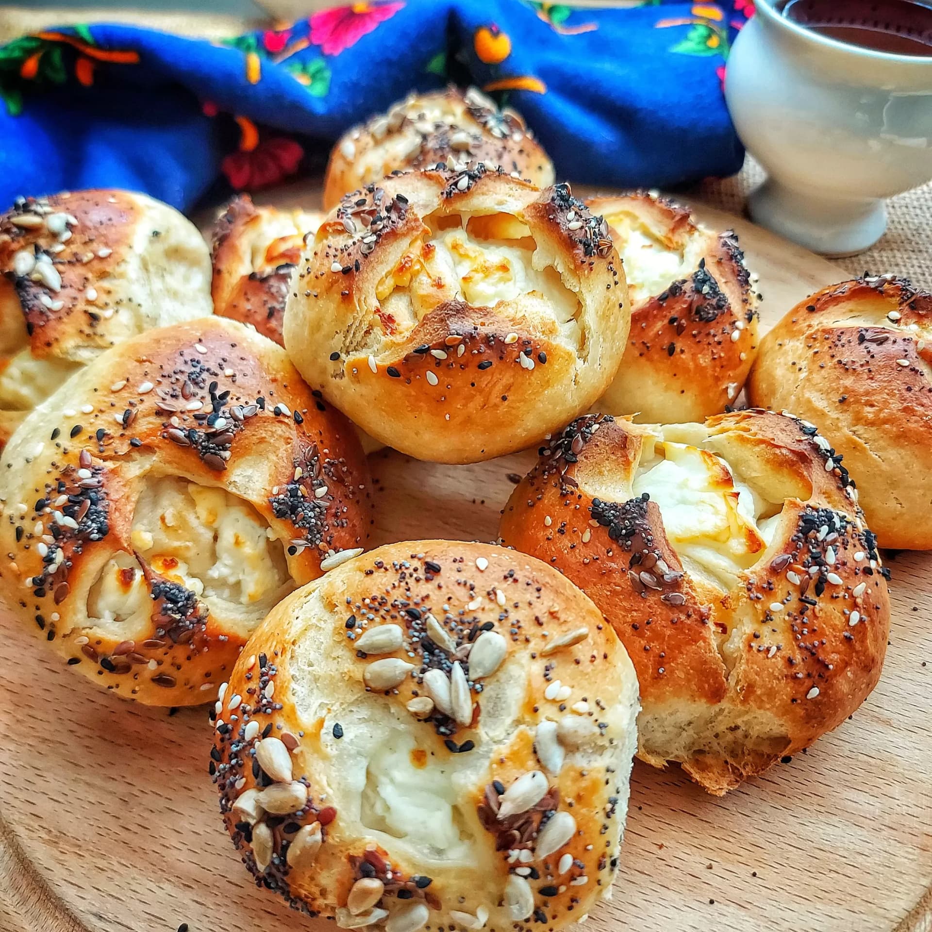 Tahıllı Peynirli Poğaça