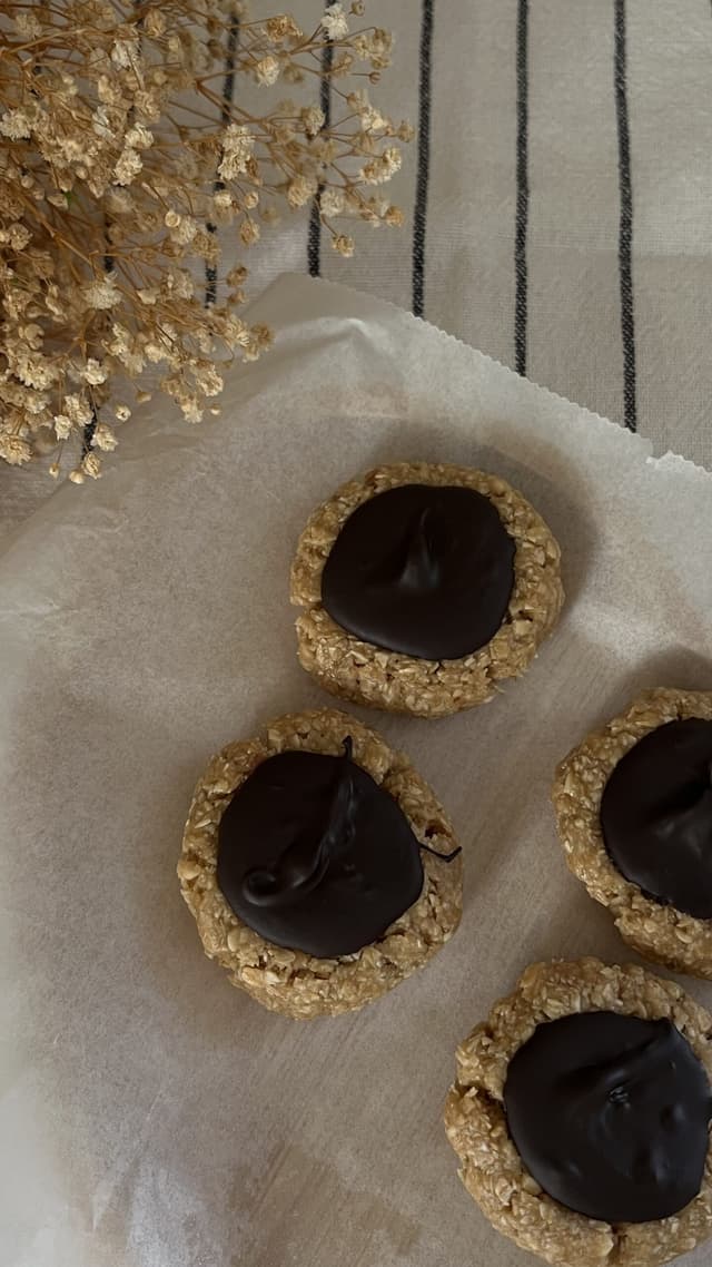 Pişmeyen Çikolatalı Yulaflı Kurabiye